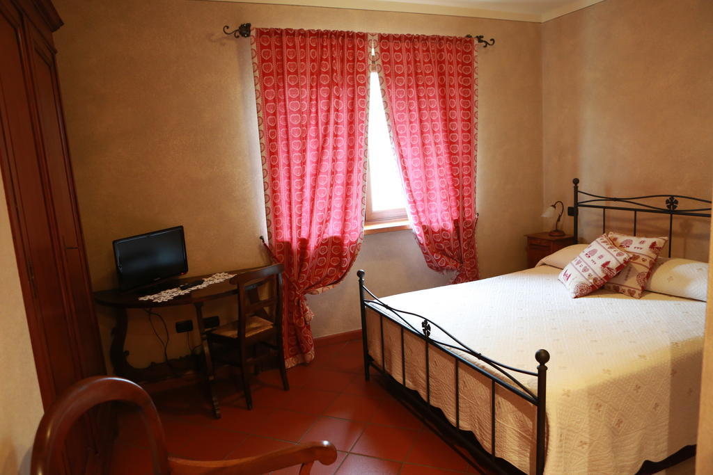 Willa Agriturismo La Virginia Revello Zewnętrze zdjęcie