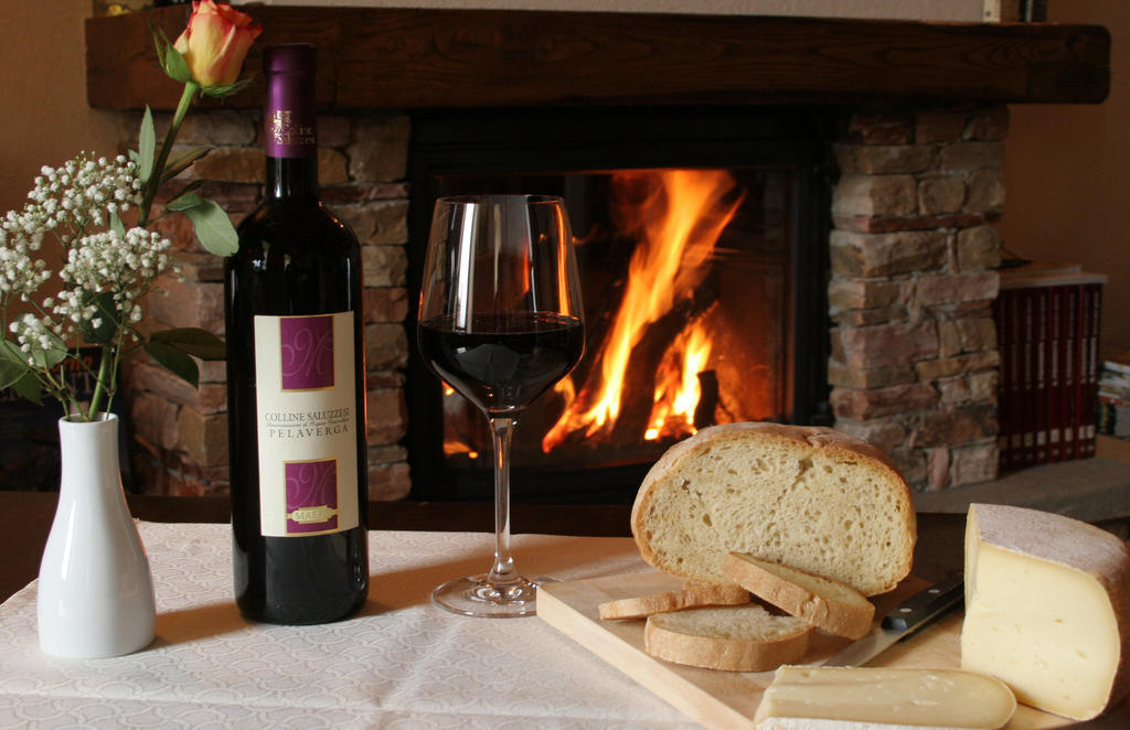 Willa Agriturismo La Virginia Revello Zewnętrze zdjęcie